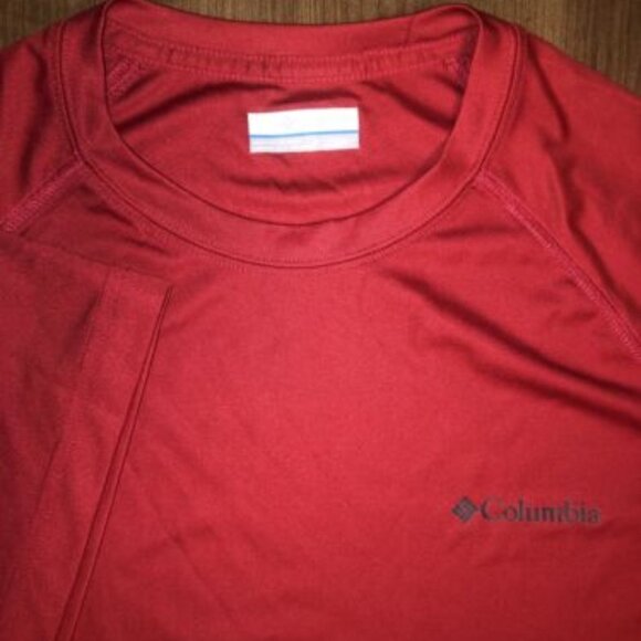 Columbia Men's T-Shirt Size Small Red Logo Casual Outdoors Solid Short Sleeve - Picture 1 of 7